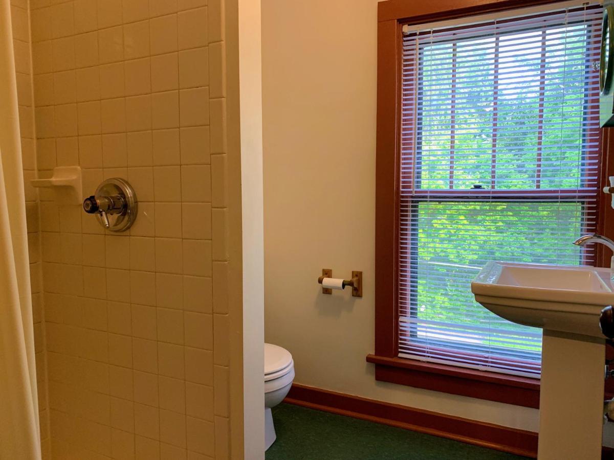 Lakeside Inn 外观 照片