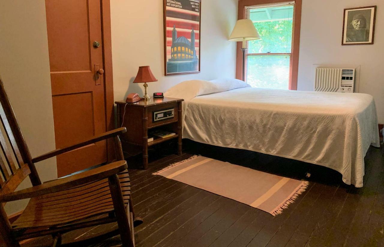 Lakeside Inn 外观 照片